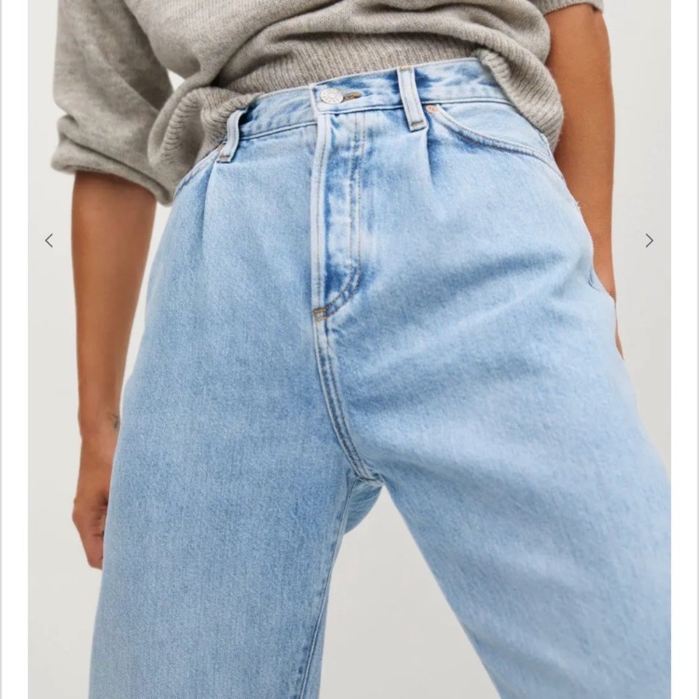 MANGO light wash high rise pleated straight leg jeans size 2